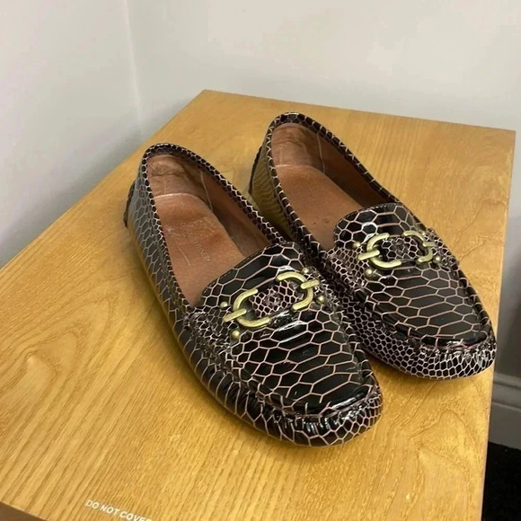 Donald J. Pliner Shoes - Donald J Pliner • Patent Loafer Faux Alligator • 6.5